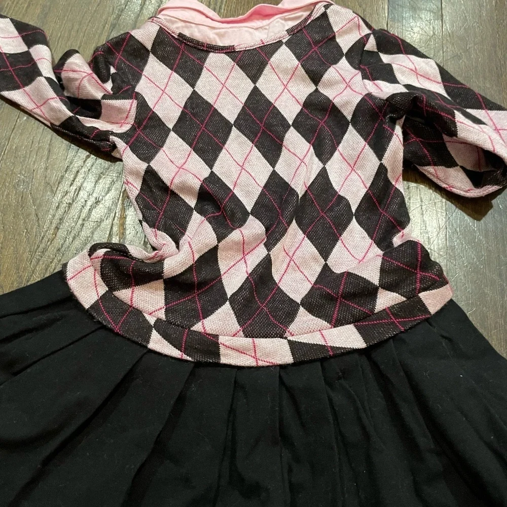 Beautiful pink and black argyle dress size 5